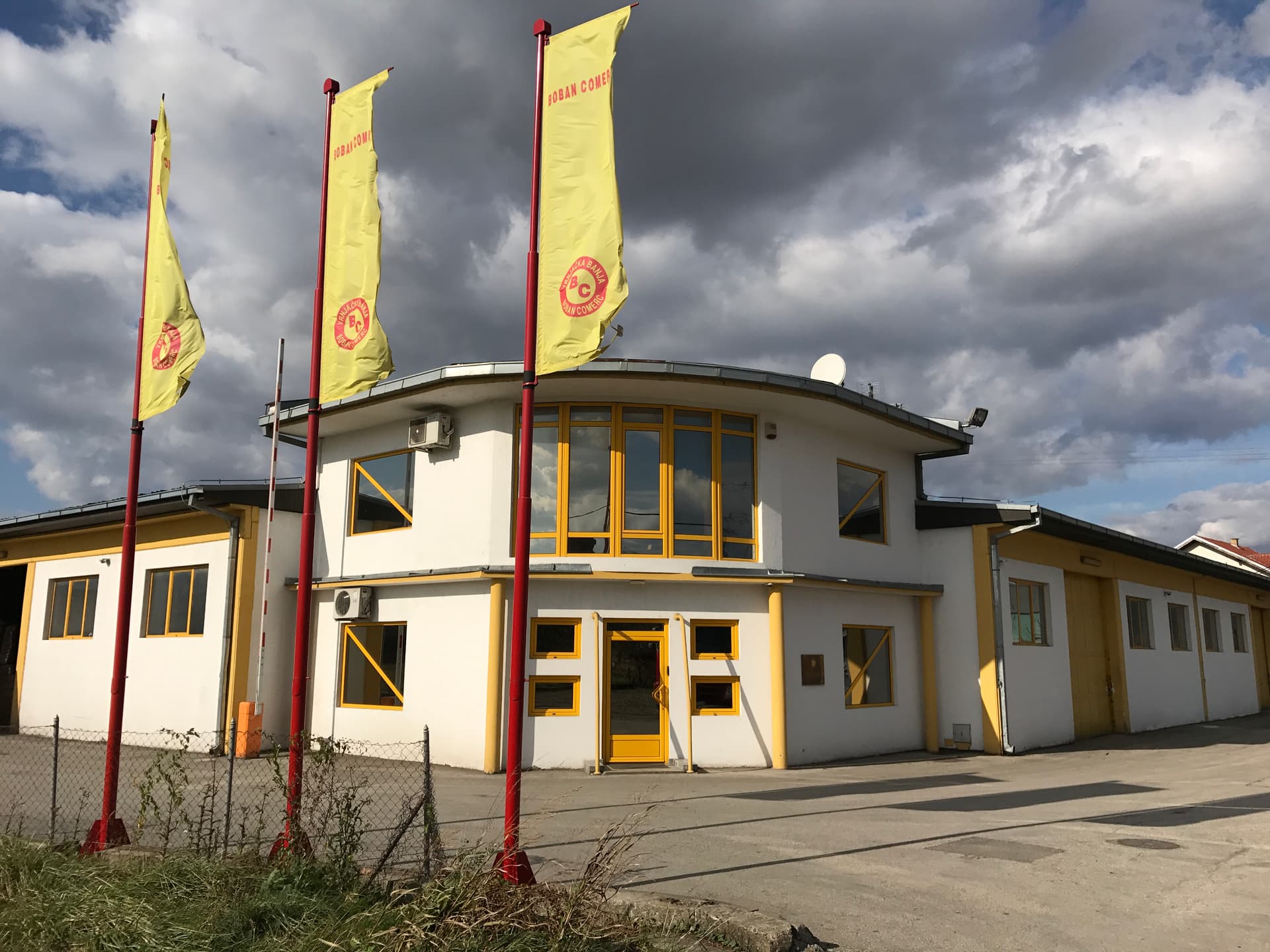 Upravna zgrada Boban Comerc